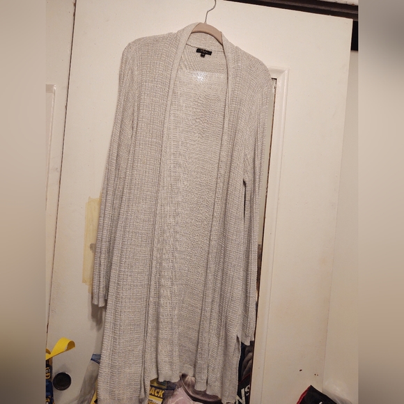 Cupio Sweaters - Cupio long sleeve women's white cardigan EUC